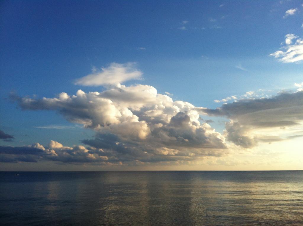 Big Blue Apartments เมียร์ตอส ภายนอก รูปภาพ
